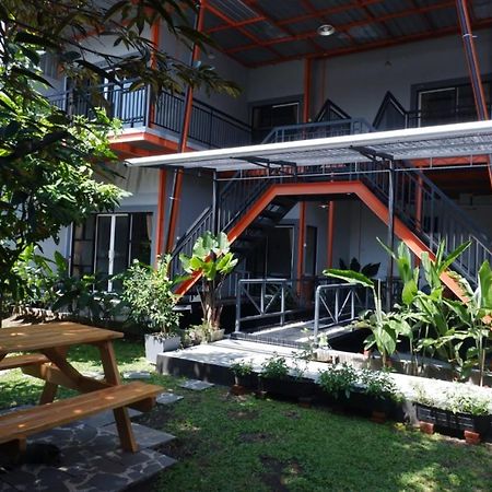 Ndalem Sorogenen Guesthouse Yogyakarta Exteriér fotografie